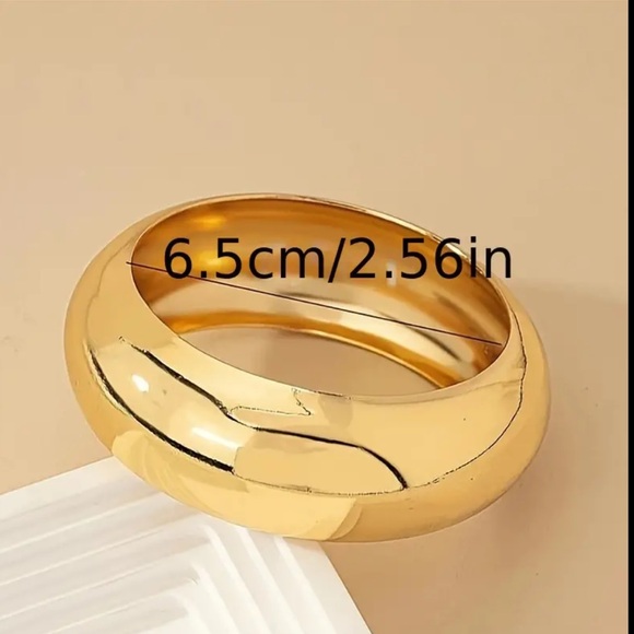 Gold Bangle Bracelet - Picture 3 of 7
